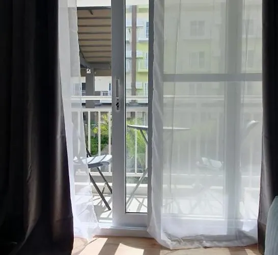 Amani Grand Residences By Jc Spacerentals Balcony Pool View, Ground Floor, 5mins From Airport, Free Wifi, Netflix * マクタン