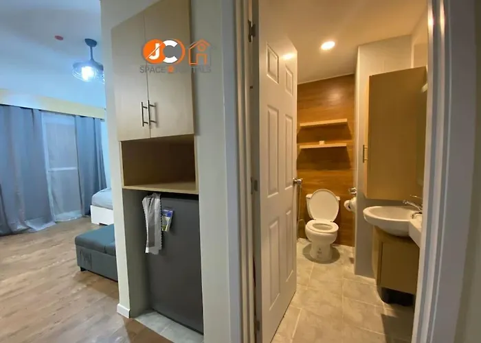アパート Amani Grand Residences By Jc Spacerentals Balcony Pool View, Ground Floor, 5mins From Airport, Free Wifi, Netflix マクタン